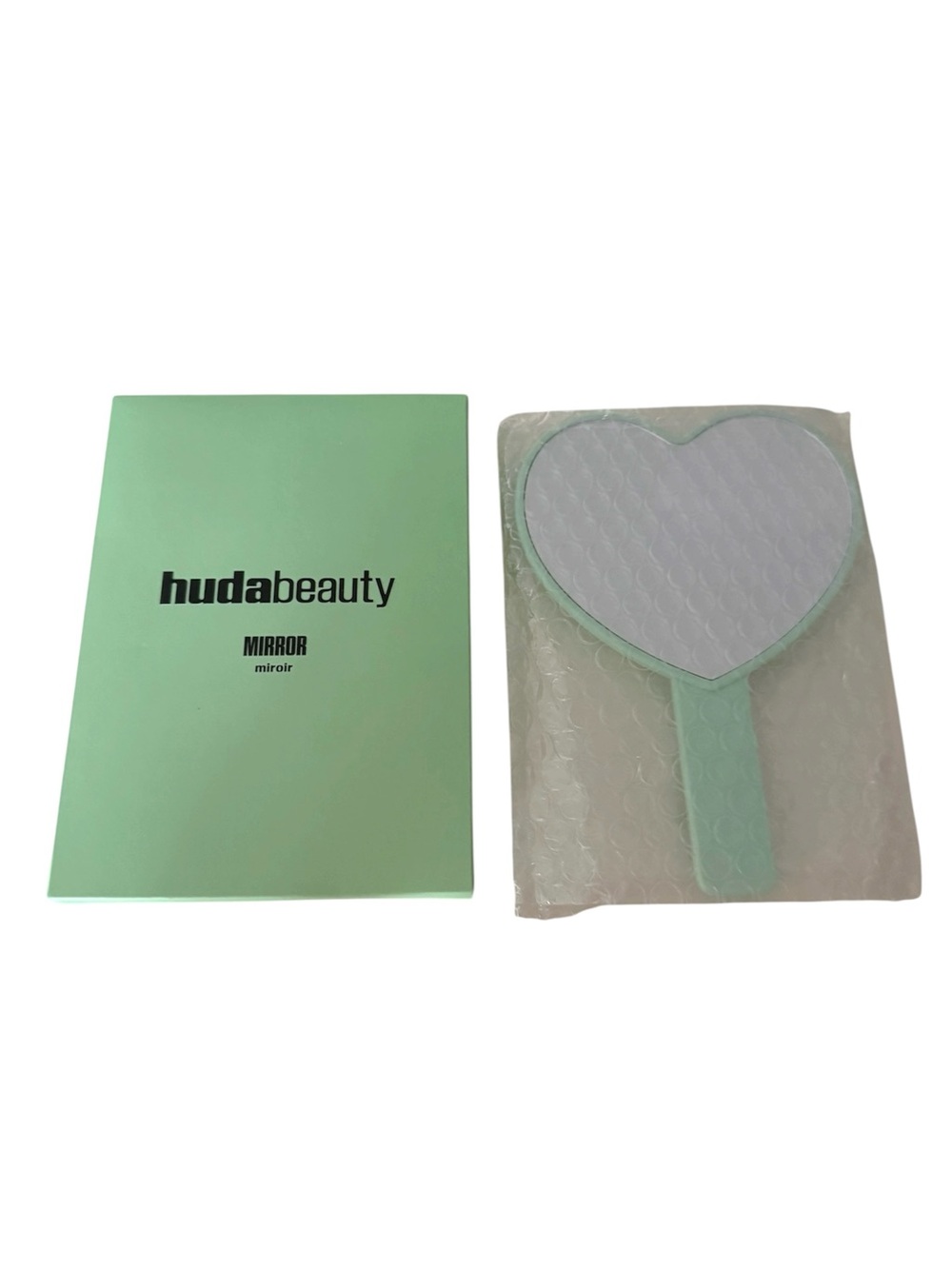 HUDA BEAUTY Glossy Heart Mirror + 2 giant powder puffs. BRAND NEW